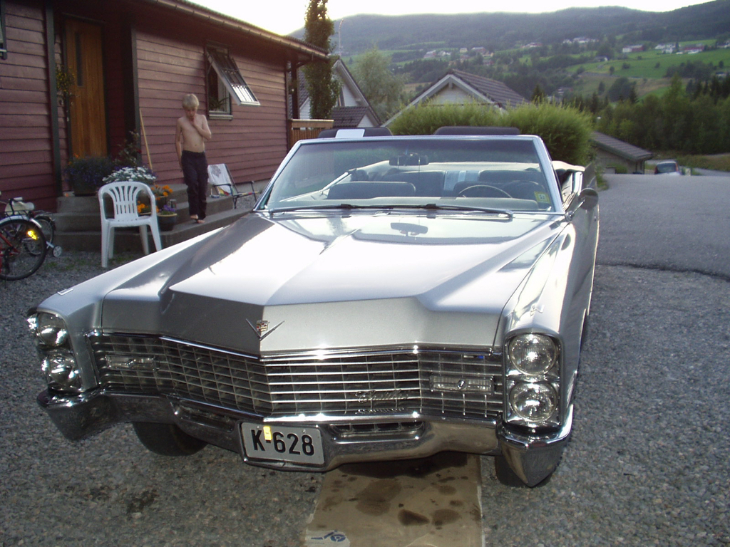 Kurt Hjelle sent me pictures of his DeVille in Regal Silver