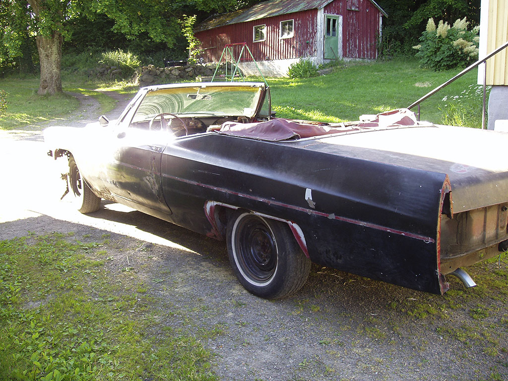 Karl from Varberg in Sweden sent me this picture - he will repaint his car in Flamenco Red       